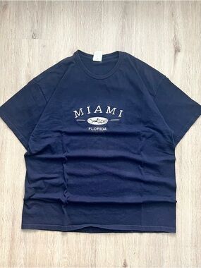 Vintage Miami Florida Spell Out T-Shirt Men’s XL Navy Embroidered Fish Logo